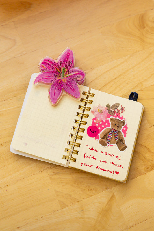 Stargazer Lily Clip