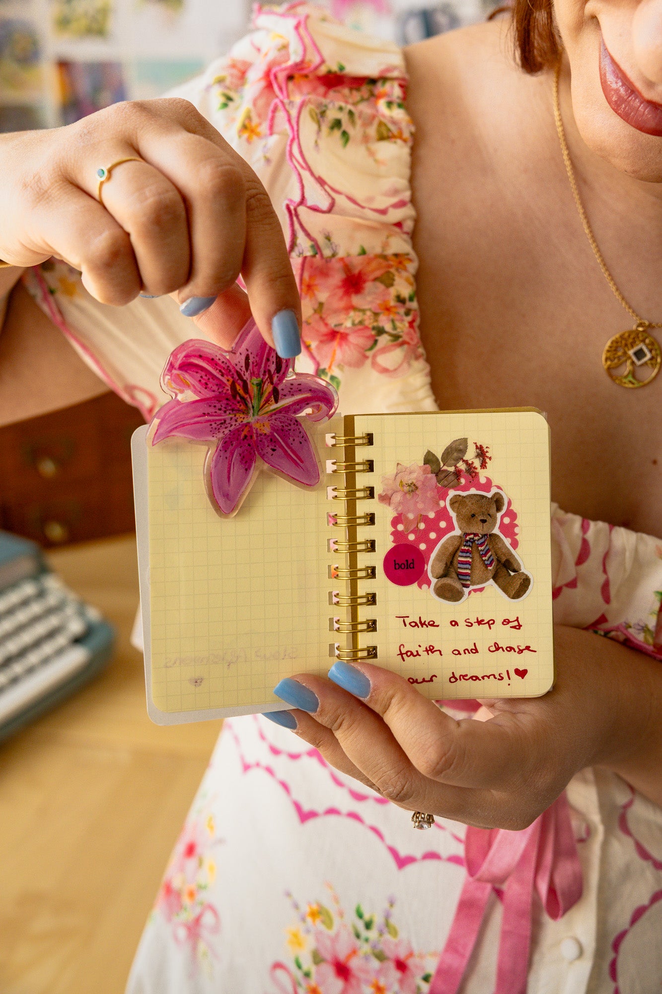 Stargazer Lily Clip